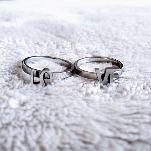silver metal LOVE letters interlocking stacking double band rings set - Picture 3 of 4